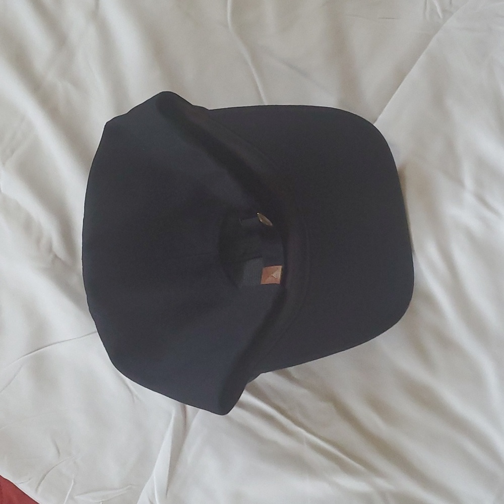 EXPRESS Hat - Picture 3 of 3